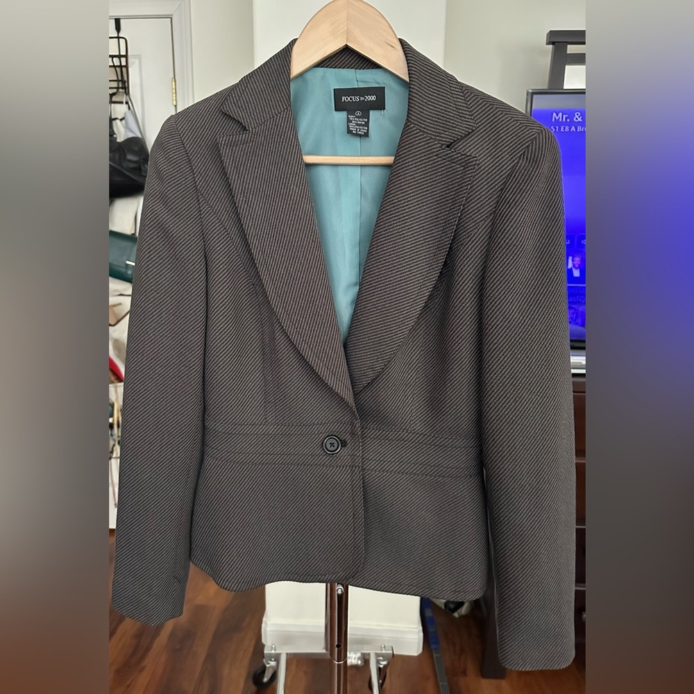 EUC. Focus size 4 grey pantsuit.